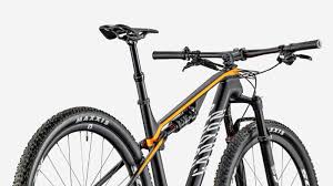 Aujourd'hui, l e vélo est officiellement sorti et il n'a plus de raisons de se cacher. World Class Xc Racing Performance New Canyon Lux Biketoday News