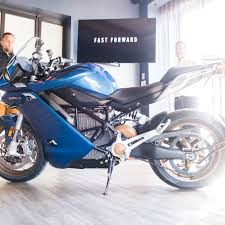 Sit up and you'll discover a more upright and relaxed riding. Zero Unveils The Sr S The Gulfstream Of Electric Motorcycles The Verge