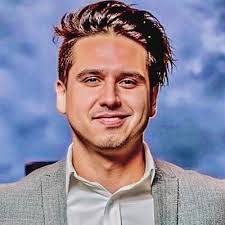 Four years ago I officially graduated from King's College London. I am so  proud of be part of such an incredible alumni community. Plus, I am so  grateful for everything I learned