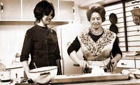 Las recetas economicas de dona petrona c. Se Inaugura Una Muestra Dedicada A Dona Petrona Nueva Ciudad