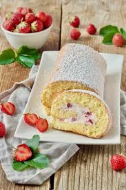 Erdbeerroulade Erdbeerrolle Rezept Erdbeerroulade Erdbeerrolle Und Erdbeeren