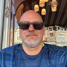 Can anyone recommend hotels near Dodgers Stadium?? 🙏🏼