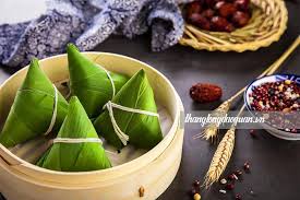Cứ vào ngày này, các gia đình đều chuẩn bị mâm lễ vật bao gồm hương, hoa năm nay, tết đoan ngọ diễn ra vào thứ 2 ngày 14/6/2021 và các gia đình đều có thể chuẩn bị sắm sửa mâm cúng từ trước đó. 2gyoc1pzxhvtim