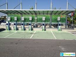 Very nice and clean room, good breakfast. Iper Rozzano Charging Station In Rozzano