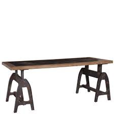 Die platte des möbelstücks ist eine furnierplatte aus kiefernholz, die in der farbe rustikale eiche. Moderner Schreibtisch Oder Esstisch Auf Bocken Im Industrie Style