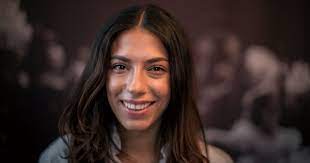 She plays the main role of kira in the second and third seasons of the rain. Kan Nagot Stoppa Evin Ahmad Svd