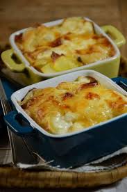 Mini Cocottes De Gratin De Pomme De Terre A La Tomme Recette Recette Recettes De Cuisine Gratin Pomme De Terre Gratin De Pommes