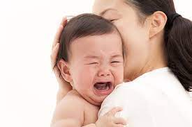 10 Ways To Soothe A Crying Baby | Pampers Uk