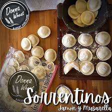 La pasta #donna más elegida SORRENTINOS Esta vez les proponemos proponemos  la SALSA ALFREDO 😍🤤 •Ingredientes para la salsa: 150 ml de crema para  cocinar, 1 diente de ajo, 30 g de