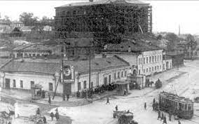 Казань расположилась на левом берегу волги в том месте, где в нее впадает река казанка. Krah Kazani Chast Pervaya Arhitektor V Otstavke I It Biznesmen Mihail Kaplan Analiziruet Chto Proizoshlo So Stolicej Tatarstana Za Poslednie Gody I Chto Ona Poteryala