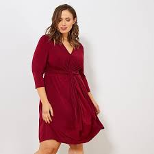 Découvrez toute notre gamme de la mode grande taille femme sur 3 suisses. Robe Nouee A La Taille Grande Taille Femme Bordeaux Kiabi 20 00