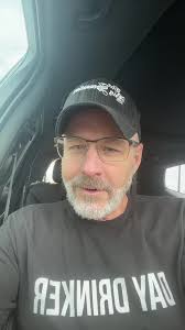 Dennis Kitchen (@mrdkl71)