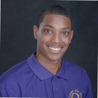 200+ perfiles de «Malachi»