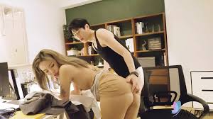 Chinese Girl Bad Bad Has a Hard Fuck with Her Lover in the Office: Blowjob  Porn