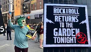 The foo fighters … did they inspire 'ted lasso'? There Goes My Hero Dave Grohl S Foo Fighters Help Nyc Learn To Live Again The Village Voice