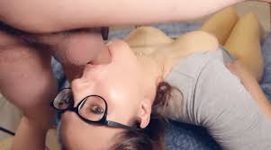 Amateur girl loses bet and lets friend record her sucking dick at a party -  Blowjobit