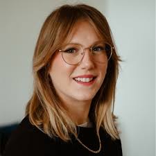 Congratulations Laura Kurz! Laura recently moved up to full time product  photographer and graphic designer at Nature's Answer . Laura is extremely  talented and we are lucky to have her