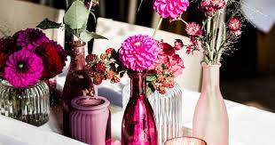 Edle Beerentone 45 Inspirationen Fur Die Hochzeit Hochzeitskiste Blumenstrauss Hochzeit Tischdekoration Hochzeit Hochzeit Deko Tisch