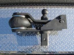 A 5th wheel hitch and an air ride gooseneck trailer hitch. Gooseneck Air Hitch Build Pirate 4x4