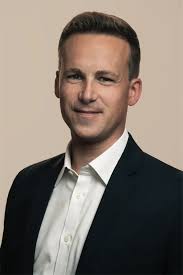 Daniel Reichenberger's Instagram, Twitter & Facebook