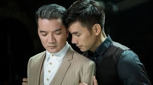 Hy vọng cô ấy không bị ảnh. Ä'am VÄ©nh HÆ°ng Quá»³ Khoc DÆ°á»›i Chan Nhan Phuc Vinh Trong Mv Nháº¡c Viá»‡t