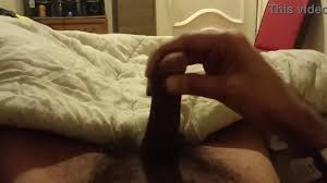 C Bodeos Homem Do Pau Pequeno Se Masturbando - Cnn Amador