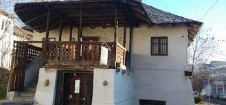 Mulți au auzit acest nume, o parte au și citit scrierile sale amuzante, mai ales. Prajituri De Poveste La Casa Anton Pann Din Ramnicu Valcea Ziarul De Valcea