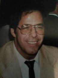 C'est fou comment le temps passe ! 31 ans déjà pour mon plus vieux !! Francis  Charette peux-tu ralentir un peu ? Bonne fête mon grand ! Il s'en est quand  même