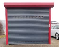 Die form der garagenöffnung spielt beim einbau keine rolle, ob rechteckig, abgeschrägt, mit segment oder rundbogen. Garagenrolltore