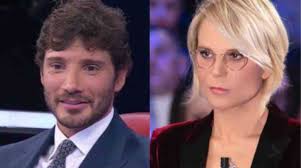Why people had a crush on her? Stefano De Martino Frase Hot Ad Amici Gelo In Studio Maria De Filippi Lo Censura Solonotizie24