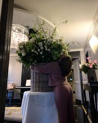 Volete comprare un bel mazzo di fiori, un bouquet o una pianta per casa? Lady Gaga I Fiori Del Fidanzato Per Il Compleanno Wondernet Magazine