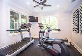 When you try to incorporate the garage gym ideas, you need to focus on the related aspects like garage wall colour, garage flooring tiles and the other accessories present in the room. 75 Beautiful Small Home Gym Pictures Ideas August 2021 Houzz