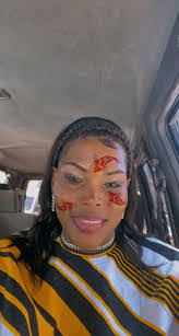 Lashawn Shaw's Instagram, Twitter & Facebook