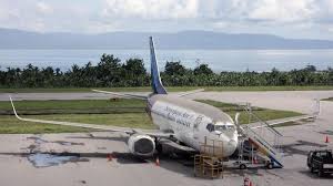 L'aereo passeggeri della compagnia indonesiana sriwijaya air ha perso quota poco dopo il decollo dall'aeroporto di jakarta. Fqemtsd8l5huem