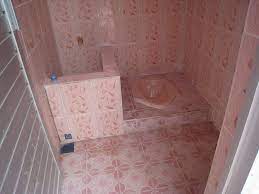 Sementara kos kamar mandi luar terletak di luar kamar kos dan penggunannya bergantian dengan penghuni kos lain. 25 Ide Kamar Mandi Kecil Terbaik Kamar Mandi Kecil Kamar Mandi Mandi