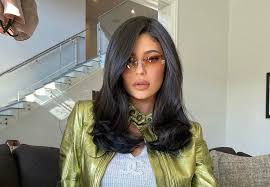 Contact kylie jenner on messenger. Pesan Cinta Kylie Jenner Untuk Travis Scott Yang Tengah Berulang Tahun Pikiran Rakyat Com