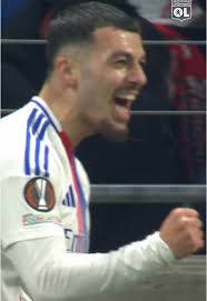 La magie de Mikautadze : un but exceptionnel en Europa League