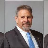 40+ profilů „Sacknoff“