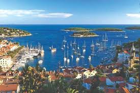 Croacia, oficialmente república de croacia, es uno de los veintisiete estados soberanos que forman la unión europea, el cual está ubicado entre europa. Excursion De 7 Noches A Croacia Zagreb Split Hvar Korcula Dubrovnik 2021 Viator
