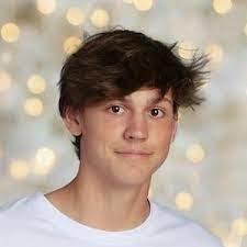 Arnold Maxwell's Instagram, Twitter & Facebook