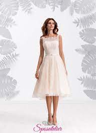 Anzi, gli abiti da sposa semplici ed eleganti permettono di giocare molto con accessori particolari e dettagli eccentrici, in un equilibrato mix dal sapore super chic. Abiti Da Sposa Corti Colorati 2017 Ricamato In Pizzo Rosa Online Economicisposatelier