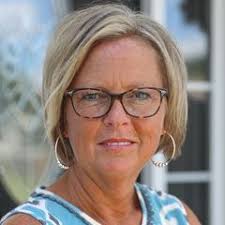 Jean Nipper's Instagram, Twitter & Facebook