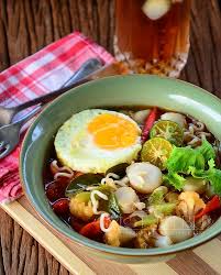 Hah.tak tau nak masak apa.nak makan apa.ini dia resepi simple untuk anda yang gemar maggi tom yam.boleh dijadikan sup maggi tom yam untuk sajian. Pedasnya Maggi Tom Yam Ni Dapur Tanpa Sempadan