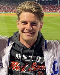 Hi My name is Steven Webb, I'm from Reading MA and an engineering major. I  played baseball in high school but also enjoy basketball and football Some  things I enjoy are hanging