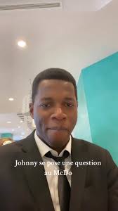 Johnny se pose une question au McDo #johnnyhallyday #mcdonalds #humour  #pourtoi