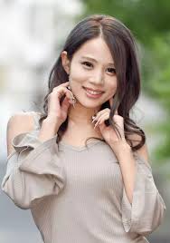 她们把那些脱掉的衣服，一件一件穿了回来_百科TA说