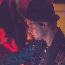 Stream Tom Lok music