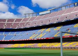 Se sitúa en el centro de la bahía de palma, a unos 13 metros de altura sobre el nivel del mar. Jalan Jalan Ke Barcelona Berikut Tempat Yang Bisa Dikunjungi Mulai Camp Nou Hingga Air Mancur Aneka Cahaya Galajabar