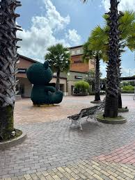 Since we have time before checking in, decided to check out JPO 😃