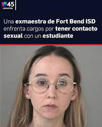Kara Hernández, de 31 años, enfrenta cargos de indecencia con un niño que  implica contacto sexual y una relación impropia entre un educador y un  estudiante. LINK EN BIO